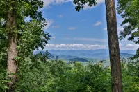 1937 Cabin Near Lake Glenville - 50 Acre Estate - Private Hike & Views! - WiFi