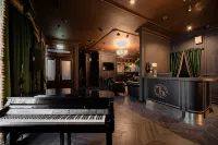 B (Sign) - Inns