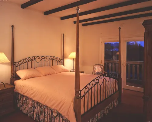 Vineyard Country Inn - Romantic