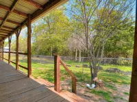 Juniper Cabin--wildlife w/ serene patio and outdoor experience--30/50 amp hookup - 2-Star