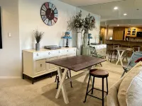 Beautiful lake front condo in perfect location by land and water.  Boat Slip. - 4-Sterne