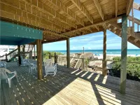 Oceanfront 8 bedroom/sleeps 20 with large gathering and outdoor areas - Hot Tub
