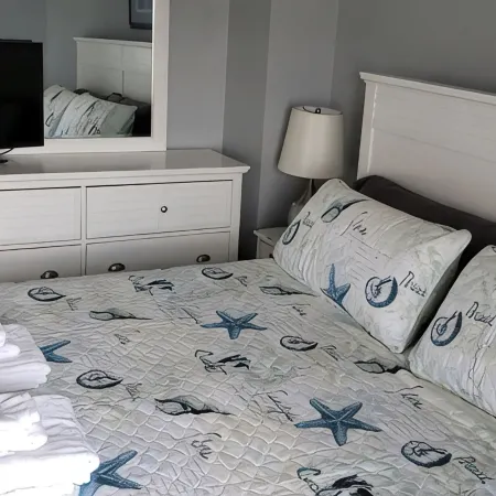 Like Brand New 4 Bed 2.5 Bath Oceanfront Pools, Hot Tubs, Ocean/Sound Views WIFI