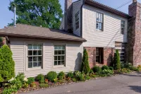 Morrison Cabin Offers The Finest Interiors, Unique History & Very Best Location - homestay