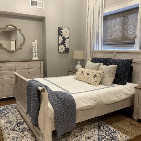 Psu Football/Sports/Concert/Homecoming/Move-in Weekend Getaway