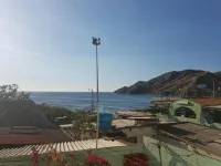 Hostal Dumbira - Hostels