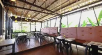 โรงแรมไอโฮเท็ล - ที่มีบาร์