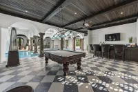 A Private Siesta Key Waterfront Estate with Extraordinary Indoor/Outdoor Pool - 4 estrellas