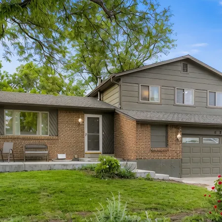 Newly Renovated-Spacious-20min to Den& Boulder-HotTub/Game Room/Basketball Court