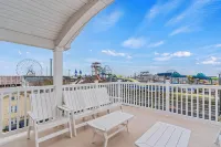 Steps to Beach: Ocean Views, 5 Decks, 3 Cars, Loaded with Amenities! - 3-Star