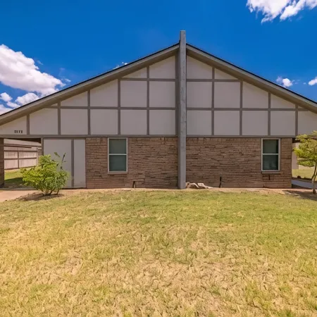 Right at Home-Uptown Place with gated yard and covered parking