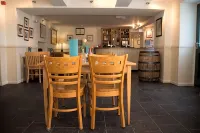 Bridgend Hotel - موقف سيارات