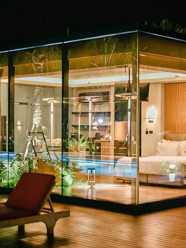 รูปภาพของMirror Mirror Hotel Cafe & Restaurant