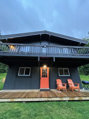 Escape to Your Own Private Vermont Retreat - シャレー