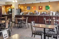 Comfort Suites Bloomington I-55 and I-74