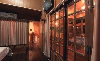 The History Cafe' & Guesthouse