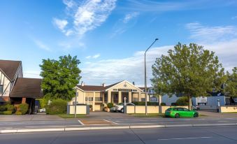 Albury Georgian Motel & Suites