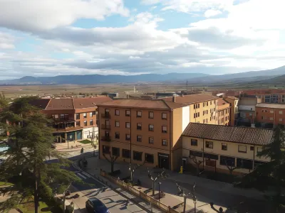 Hotel Rey Sancho Отели в г. Наваррете