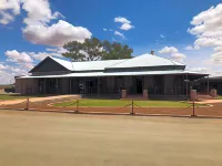 Broken Hill Outback Resort Hotels in Broken Hill