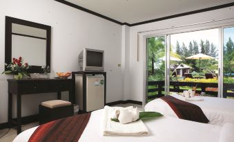 Nakhaburi Hotel & Resort