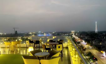 X2 Vibe Viet Tri Hotel
