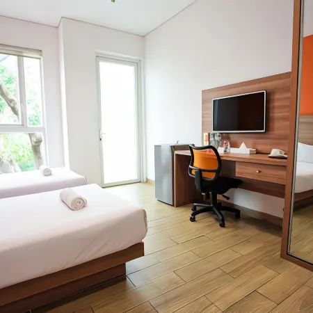LeGreen Suite Kuningan Отели рядом с достопримечательностью «Британский Совет»
