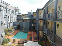 Airport Inn and Suites - parking