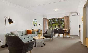 Oxley Court Serviced Apartments