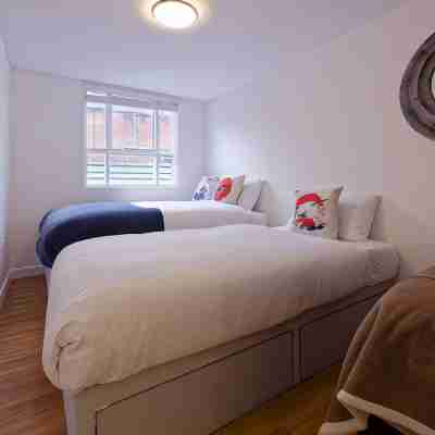 White Tulip Residence- Central, Convenient, Spacious Loft Rooms
