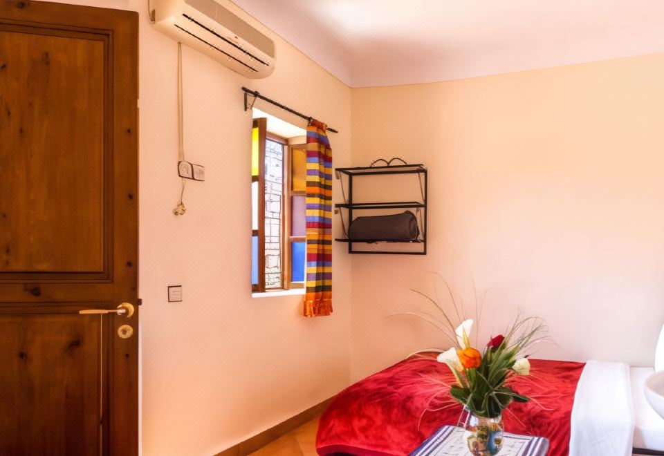 2. Hotel At..