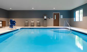 Holiday Inn Express & Suites Camas- Vancouver