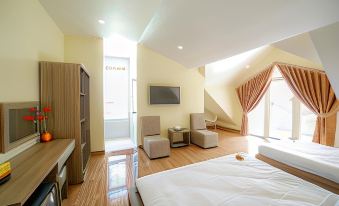 Nhat Nguyen Hotel