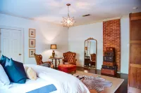 The English Merchant's Inn Hotels in Waxahachie