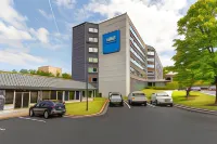 Clarion Hotel & Suites BWI Airport North - Airport Shuttle