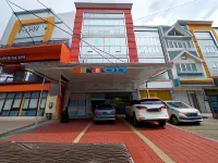 Rons City Hotel Near Simpang Lima Semarang Mitra RedDoorz فنادق في سنرتال سيمارانج