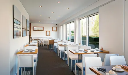 Hotel Suisse Отели рядом с достопримечательностью «Музей Patek Philippe»