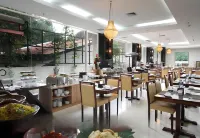 Hotel Namira Syariah Pekalongan - breakfast