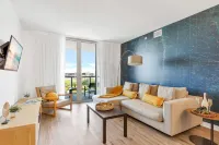 Spectacular Balcony Plus Near Beach, Gym, Pool فنادق في هالانديل بيتش
