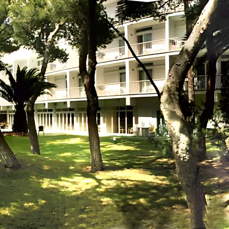 Hotel Isla de Cabrera Отели рядом с достопримечательностью «Пляж Эс-Тренк»