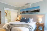 Bentley's Guesthouse Hotels in Bloubergstrand