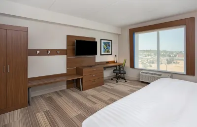Holiday Inn Express & Suites Covington