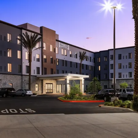 Staybridge Suites EASTVALE - NORCO by IHG Отели в г. Риверсайд