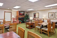 Country Inn & Suites by Radisson, Peoria North, IL - breakfast