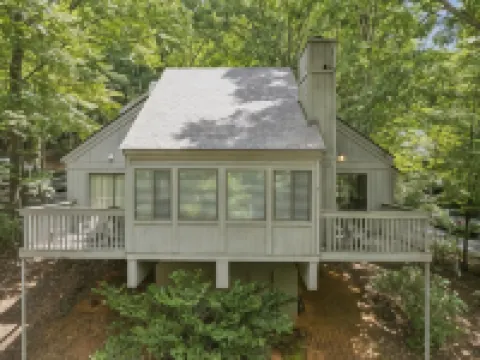 เปอตีต์ เครสต์ วิลล่า โรงแรมในPickens County