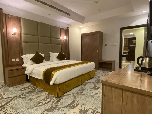 Areen Hotel Al Basateen