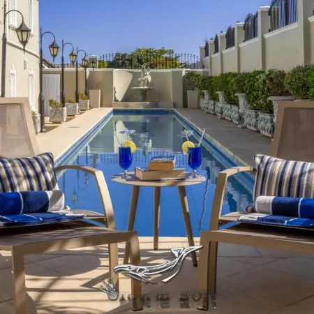 Grand Lux Boutique Manor