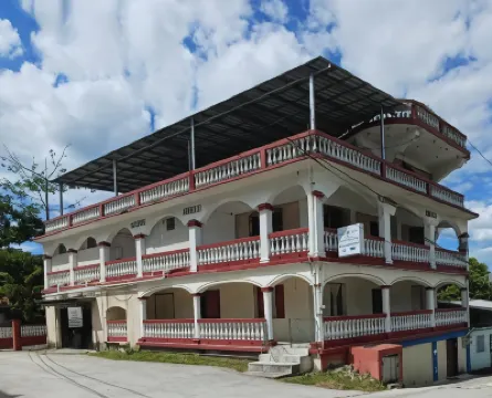 Arnold's Guest House Hotel a 