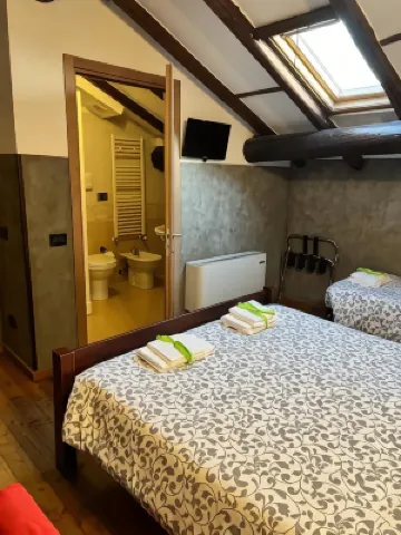 Borghetto Airport/Hospital