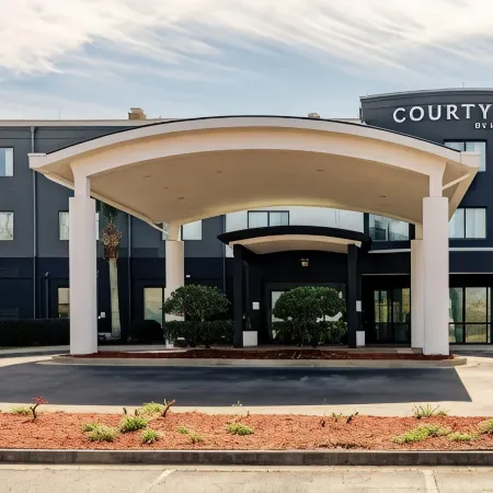 Courtyard by Marriott Brunswick