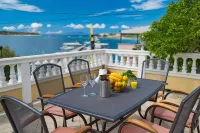 Captain's Club - Guest houses